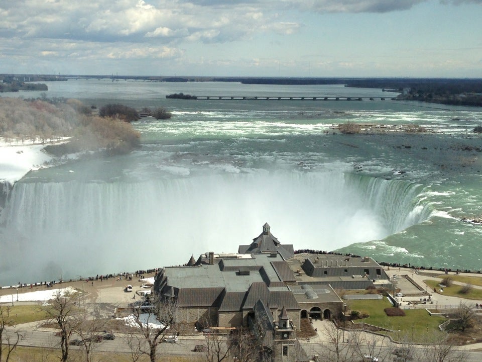 The Oakes Hotel Overlooking The Falls 6546 Fallsview Blvd Niagara