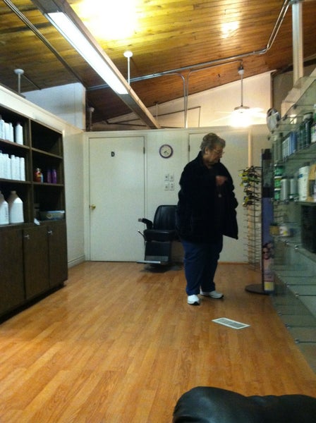 Sid’s Styling & Tanning Shop