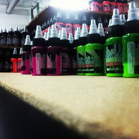 New York Tattoo tattoo studio in Islandia