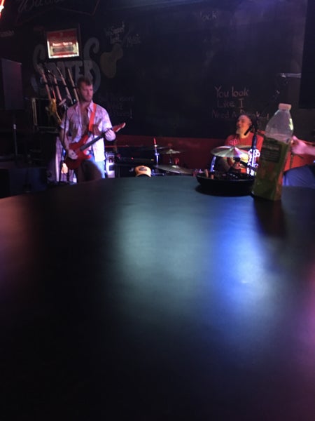 Shooters Lounge