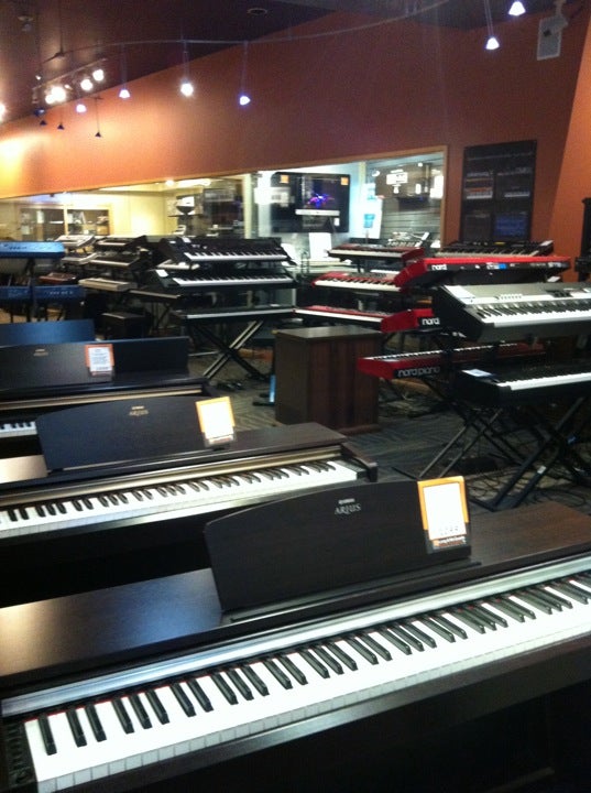 Long & McQuade Musical Instruments, 925 Bloor St W, Toronto, ON MapQuest
