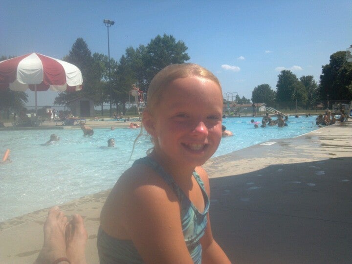 Sumner Family Aquatic Center, 1020 Pleasant St, Sumner, IA, Swimming