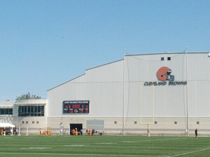 Aug. 21, 2011 - Berea, Ohio, U.S - Members of the Lou Groza Browns youth  football team watch the Cleveland Browns practice at the Cleveland Browns  Training Facility in Berea, Ohio. (Credit