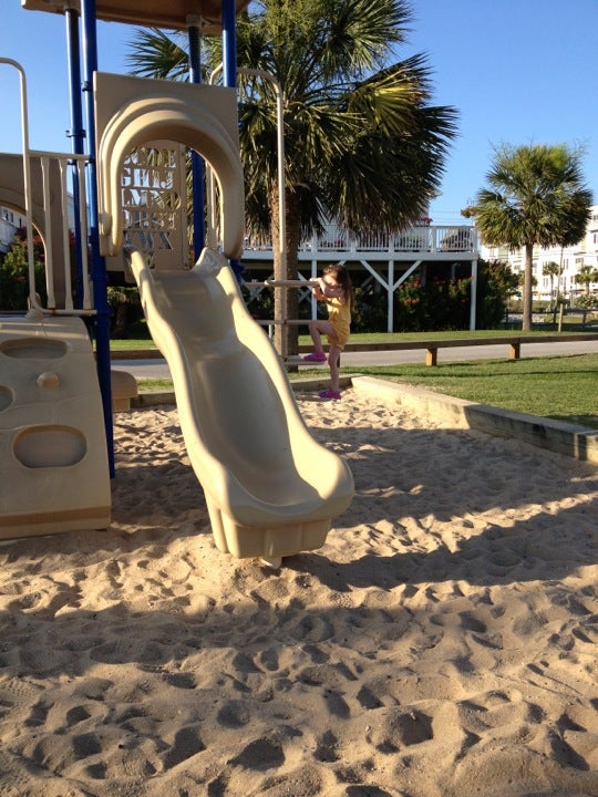 Carolina Beach lake park, 400 Lake Park Blvd S, Carolina Beach, NC