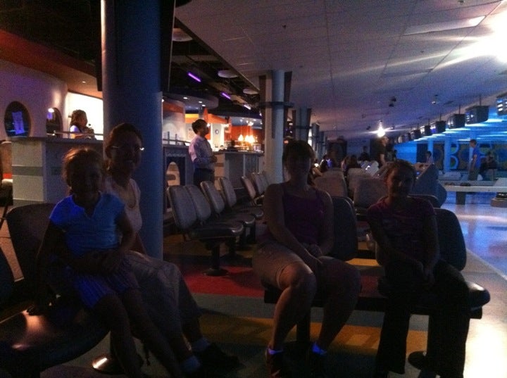 Chinook Bowladrome, 6455 Macleod Trail Sw 75B, Calgary, AB, Bowling