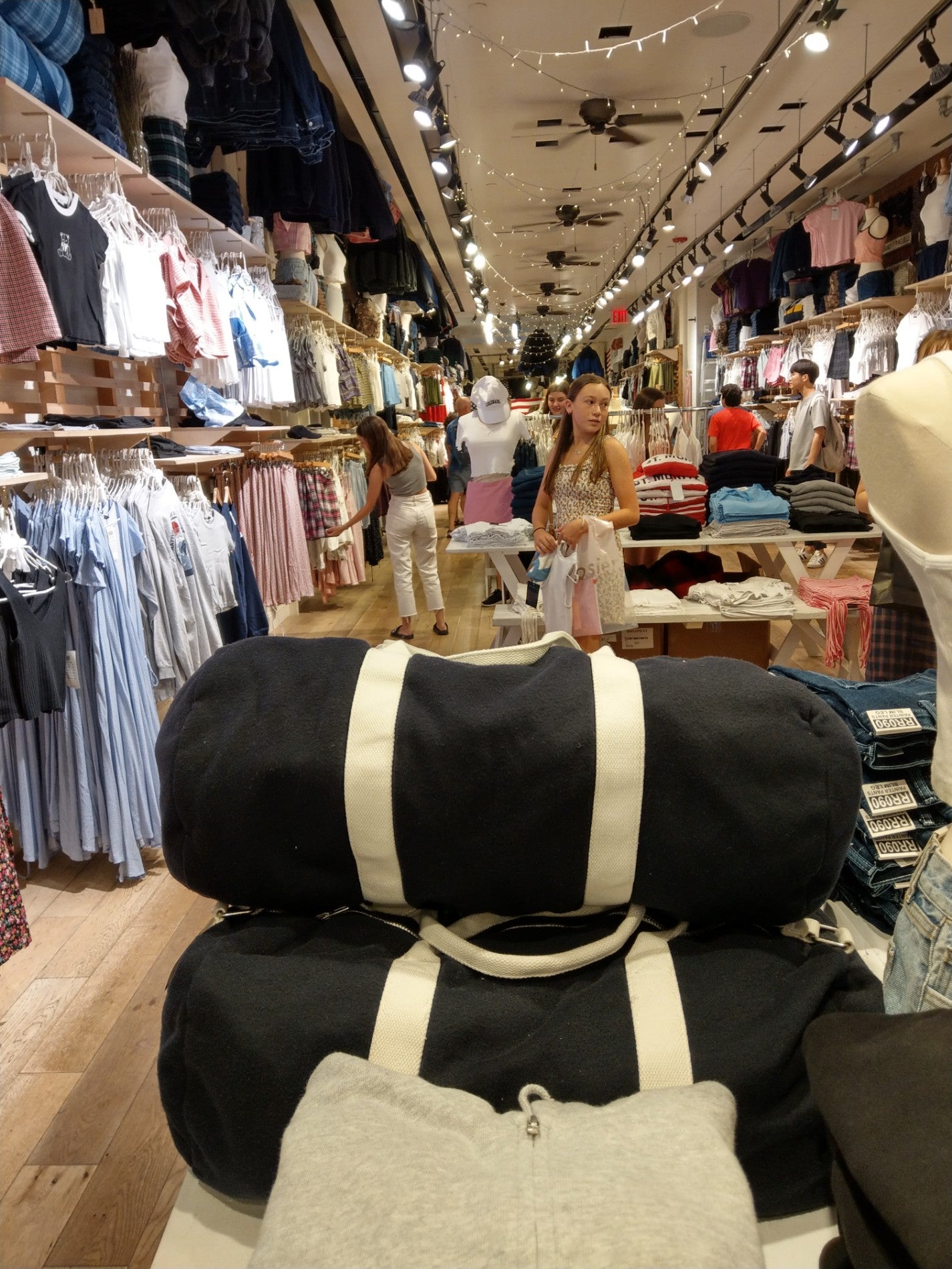 BRANDY MELVILLE - 66 Photos & 189 Reviews - 519 Broadway, New York