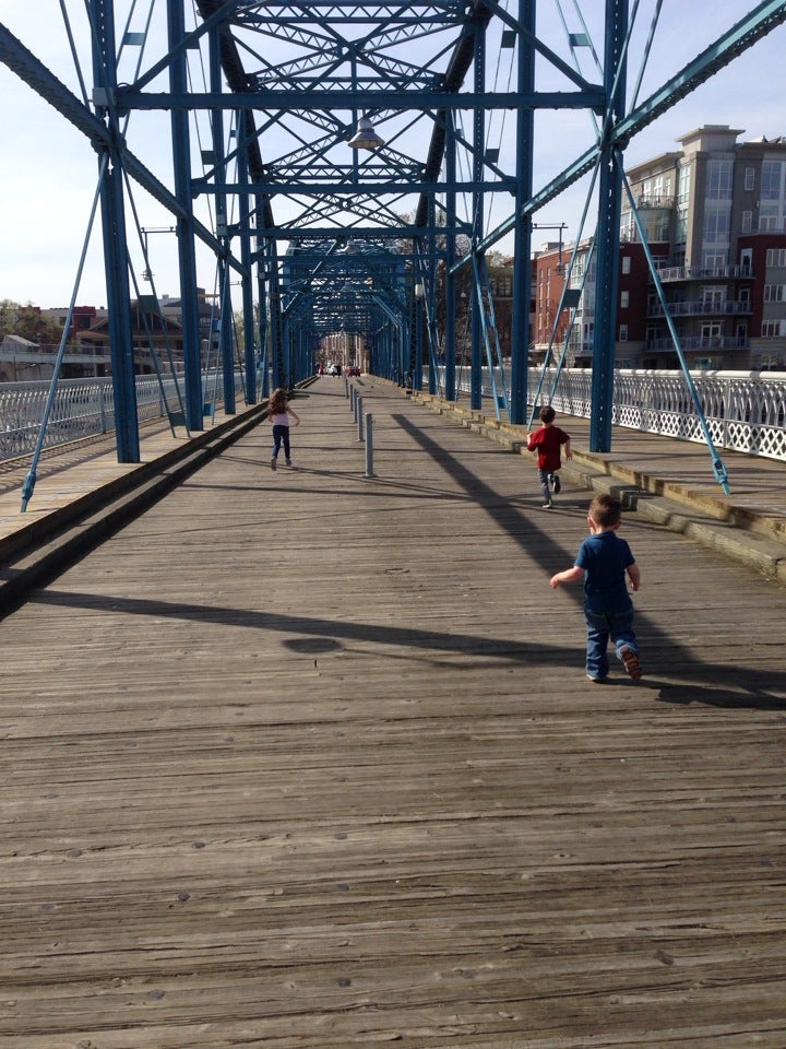 Ruth Holmberg Pedestrian Bridge, 1 Walnut St, Chattanooga, TN, Bridge