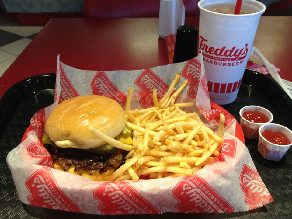 Freddy's Frozen Custard & Steakburgers, 2649 Calloway Dr, Bakersfield