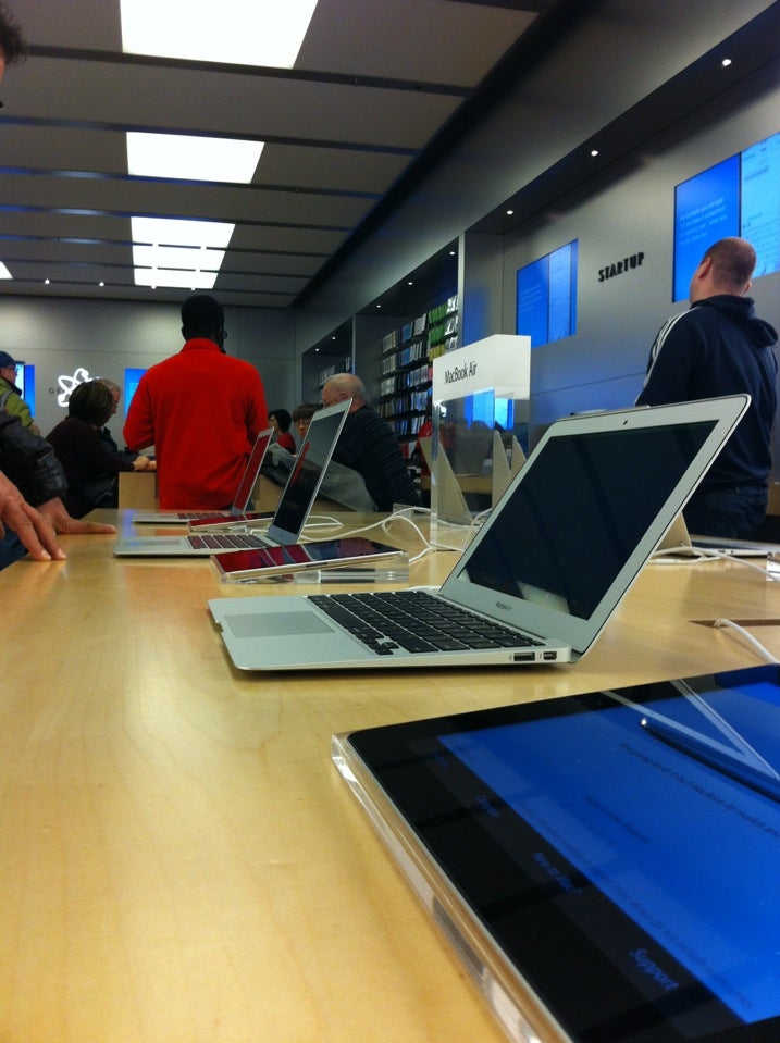 Conestoga - Apple Store - Apple (CA)