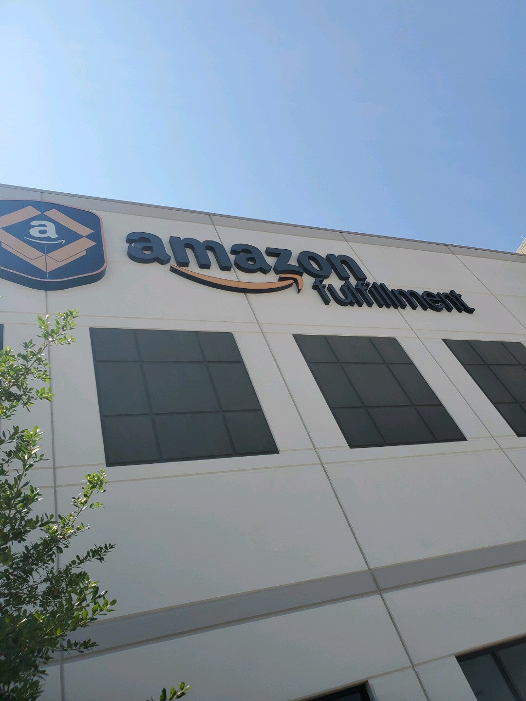 Amazon Fulfillment Center, 700 Westport Pkwy, Fort Worth, Tx 76177 ...