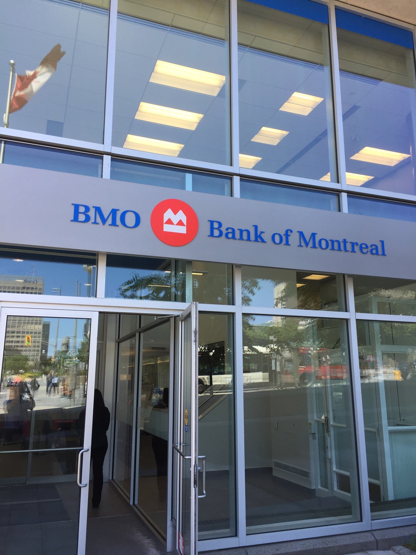 bmo st albert hours of operation