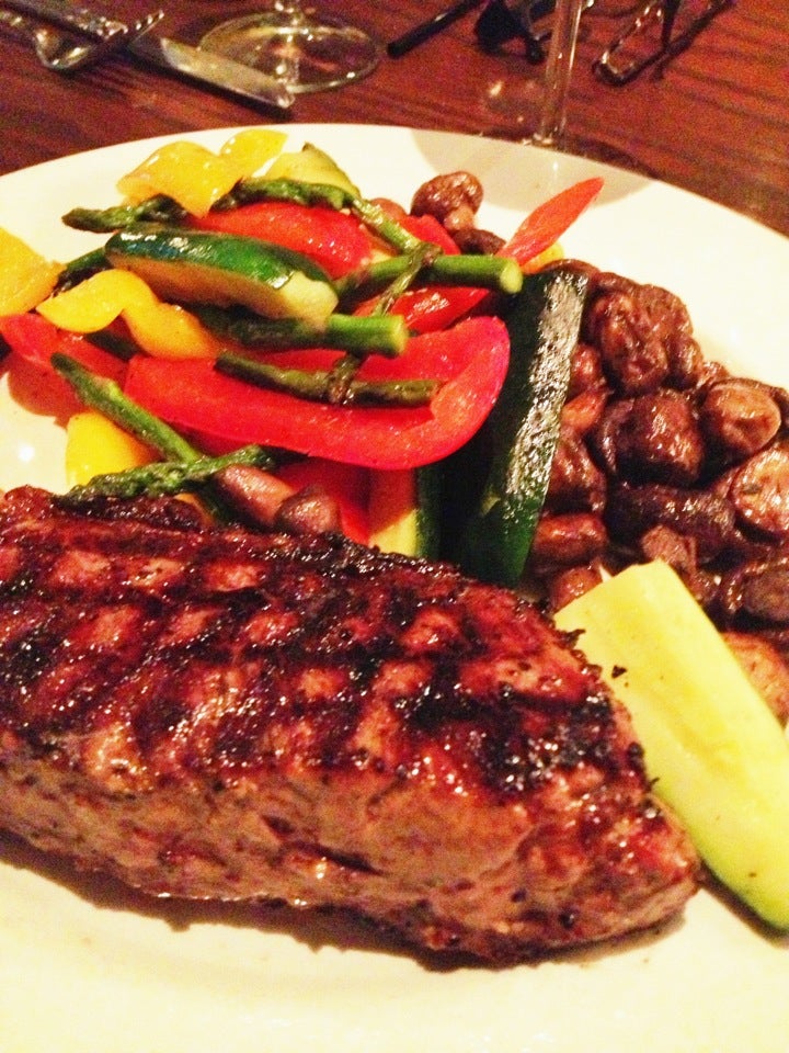 The Keg Steakhouse + Bar, 3130 Argentia Rd, Mississauga, ON, Eating
