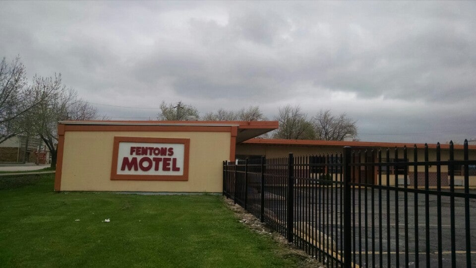 Quality Inn Joliet, 411 S Larkin Ave, Suite B, Joliet, IL, Hotels