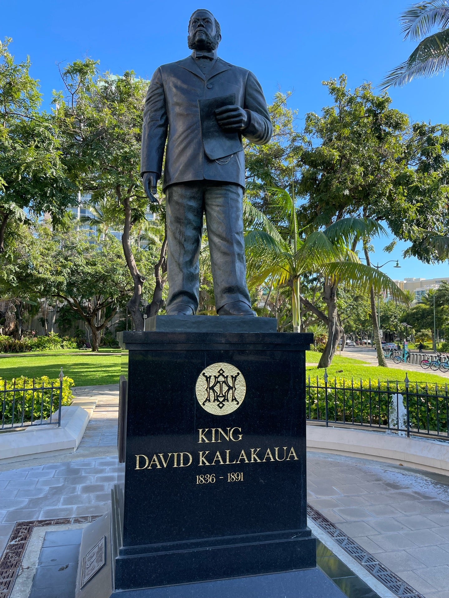 King David Kalakaua Statue, 2050 Kalakaua Ave, Honolulu, HI, Monuments