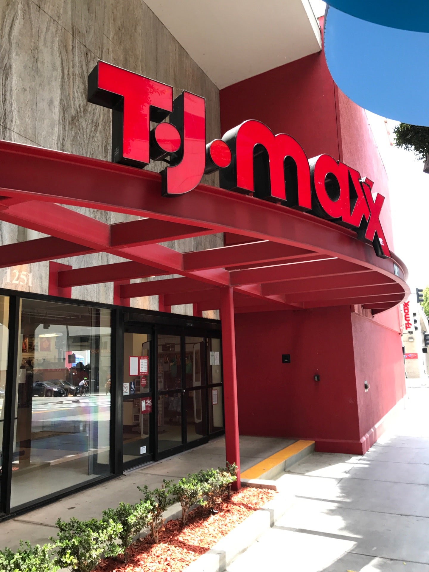 Fashion & Style News: TJ Maxx Opens in Santa Monica