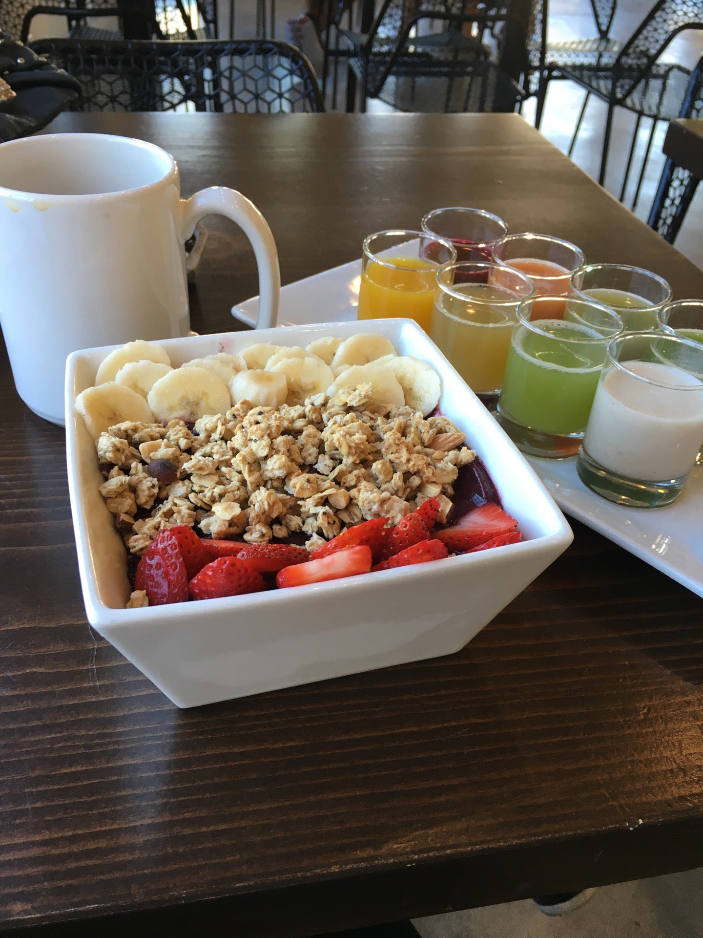 The Daily Harvest ColdPressed Juicery & Cafe, 22722 Lyons Ave, Santa