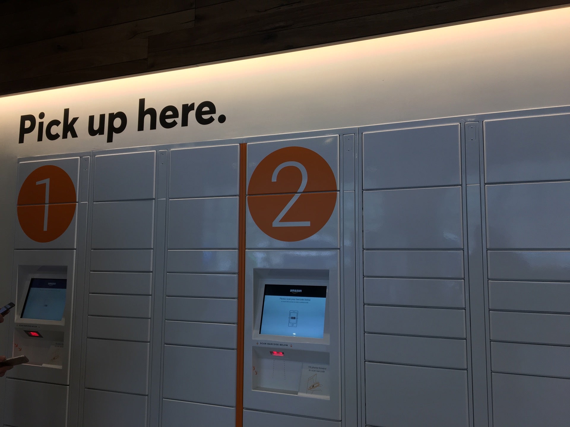 Amazon Hub Locker+, 870 Commonwealth Ave, Brookline, Town of, MA
