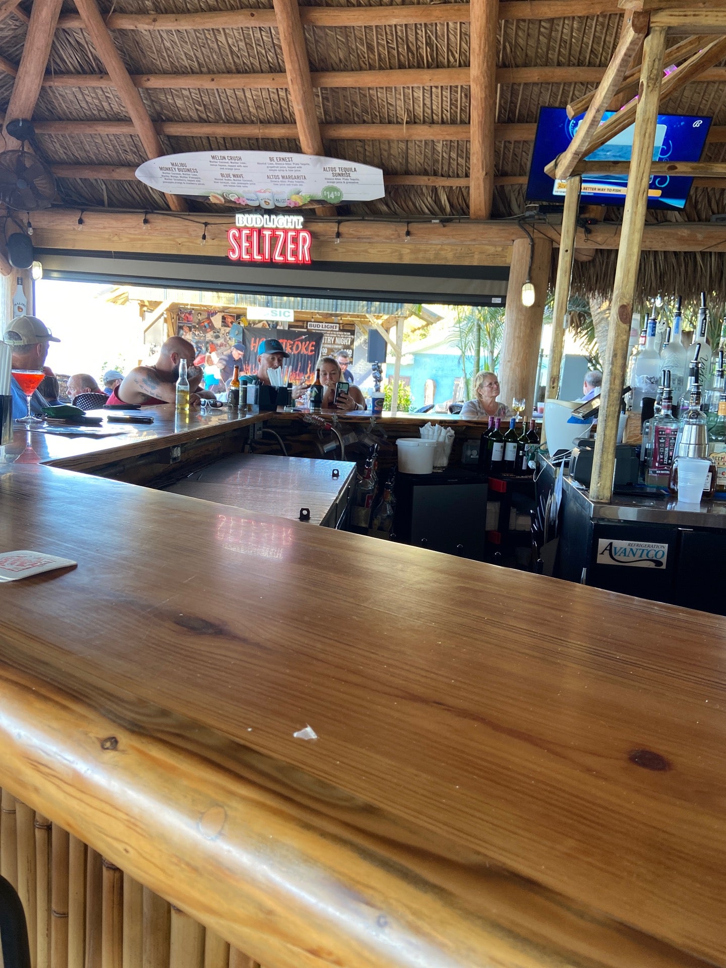 The Shack Riverfront Restaurant & Outback Tiki Bar, 4845 Dixie Hwy Ne 