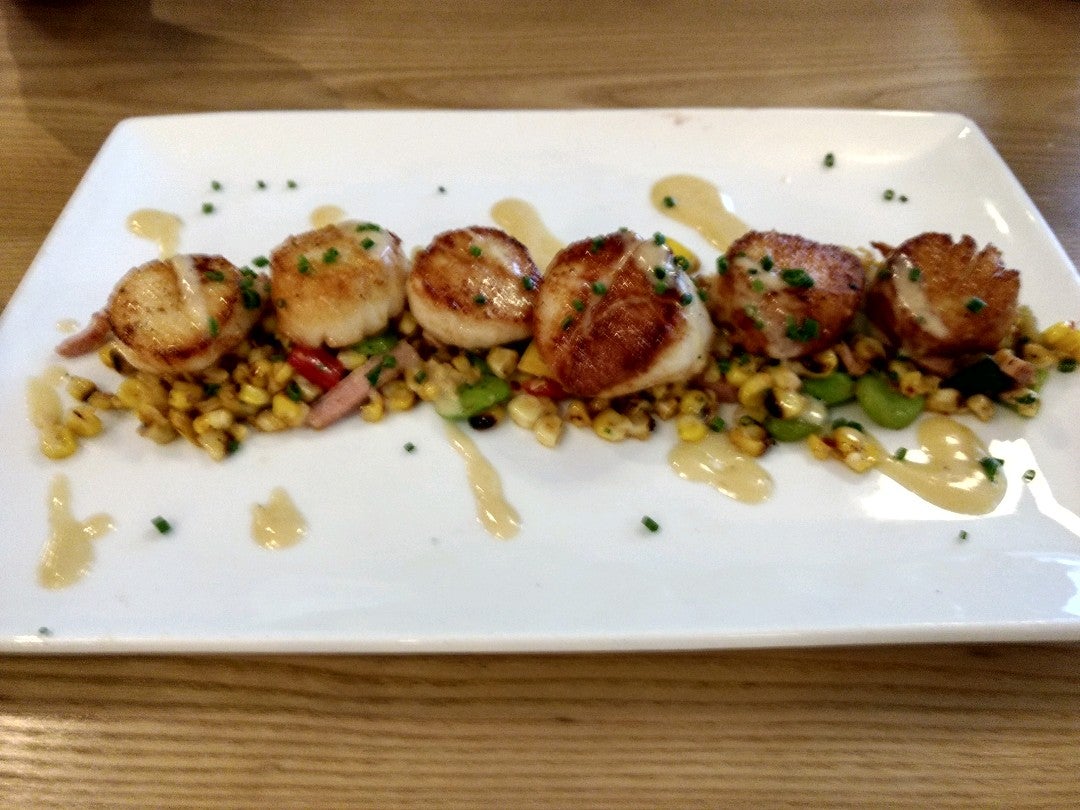 Liv's Oyster Bar, 166 Main St, Old Saybrook, Town of, CT, Eating places