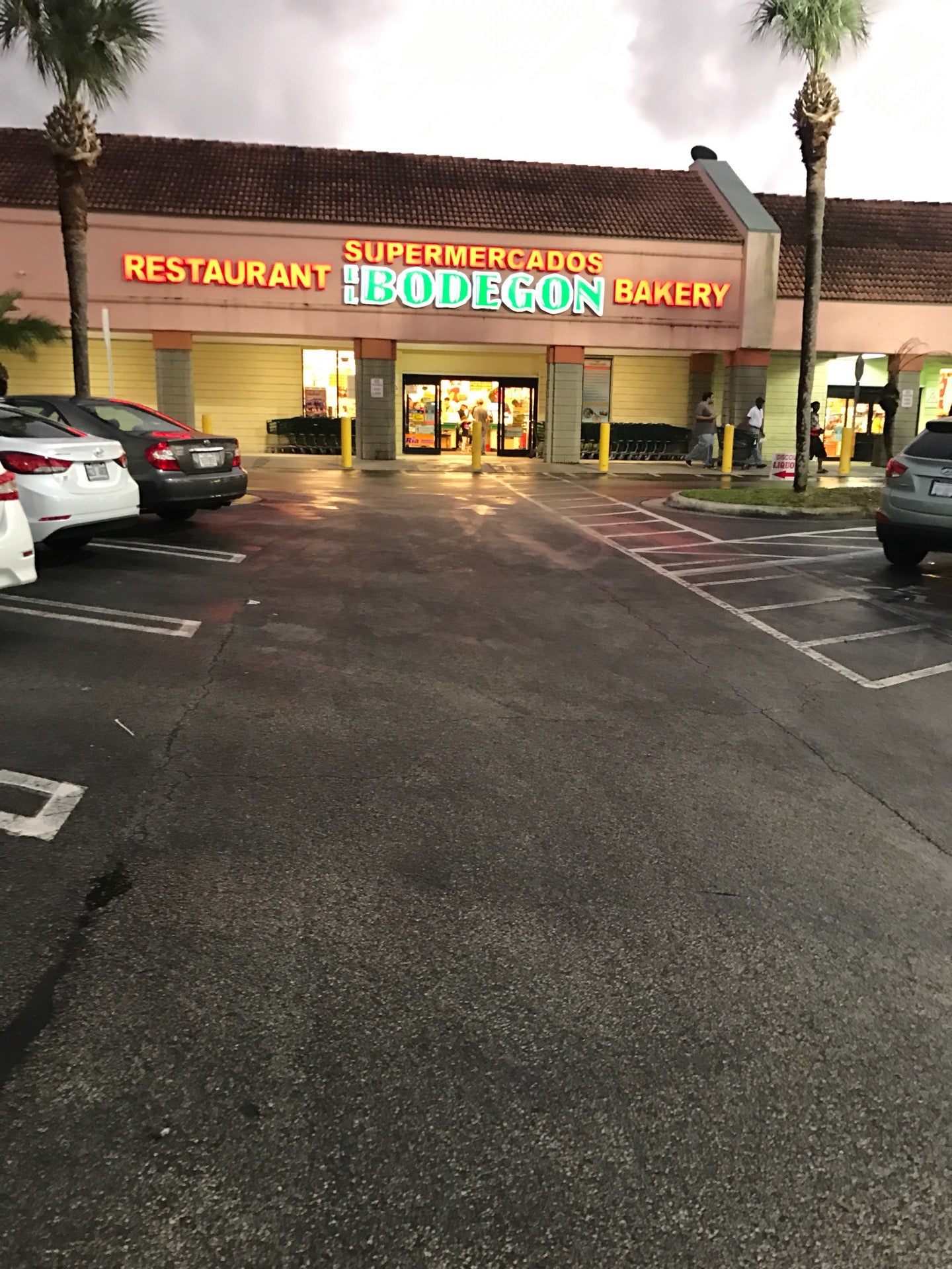 El Bodegon 6, 6356 Forest Hill Blvd, Greenacres, FL, Eating places