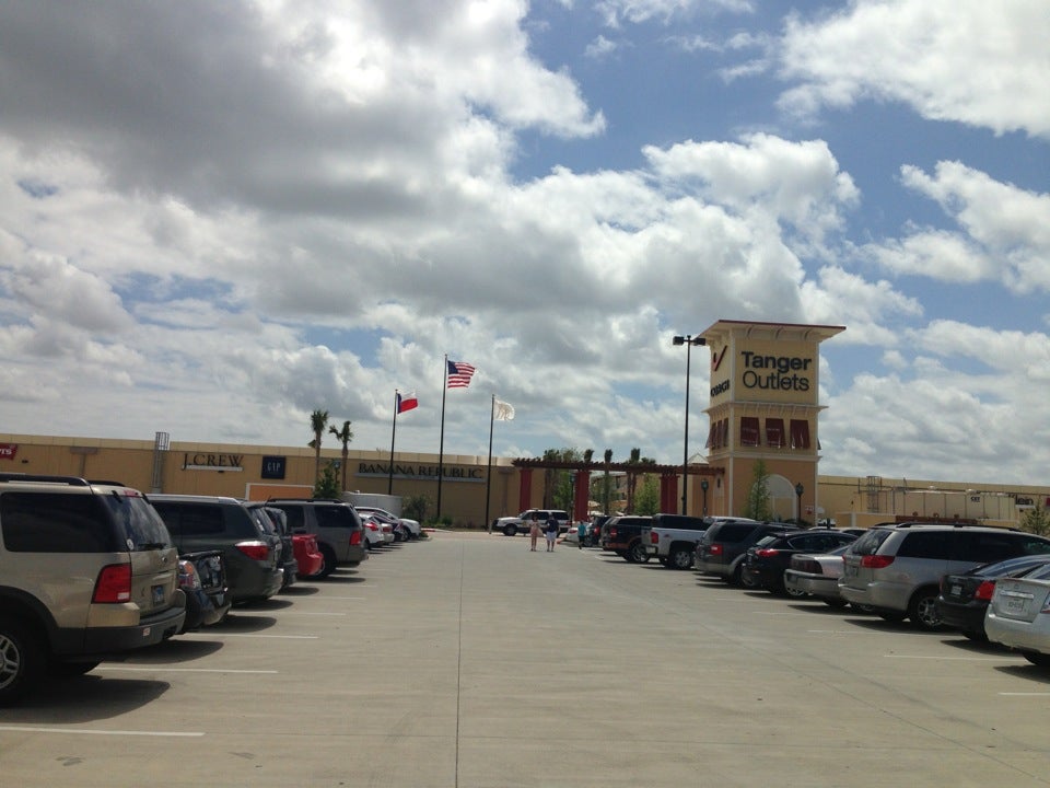 Tanger Outlets, 15853 North Fwy, Fort Worth, TX, Parking Garages - MapQuest