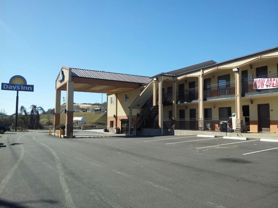 Days Inn By Wyndham Fultondale, 616 Decatur Hwy, Fultondale, AL, Hotels