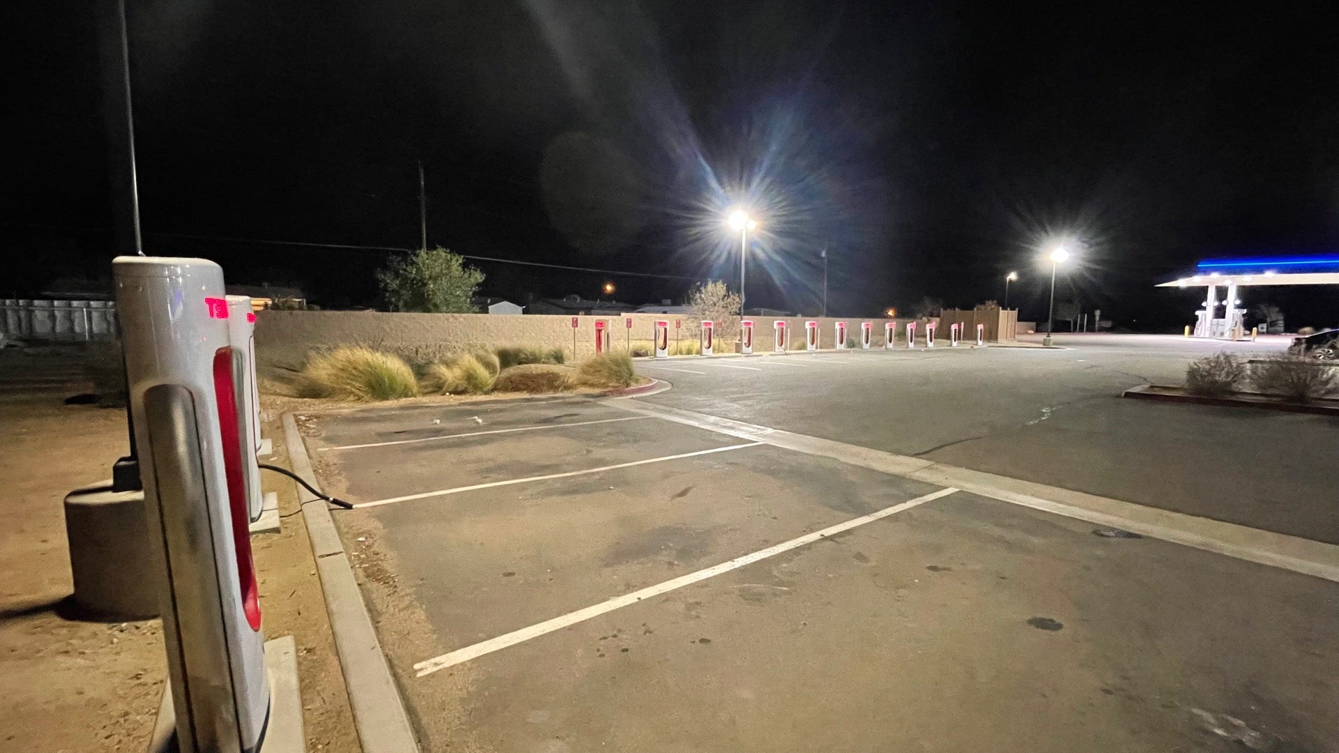 Tesla Supercharger Yermo, 36017 Calico Rd, Yermo, CA, Electric