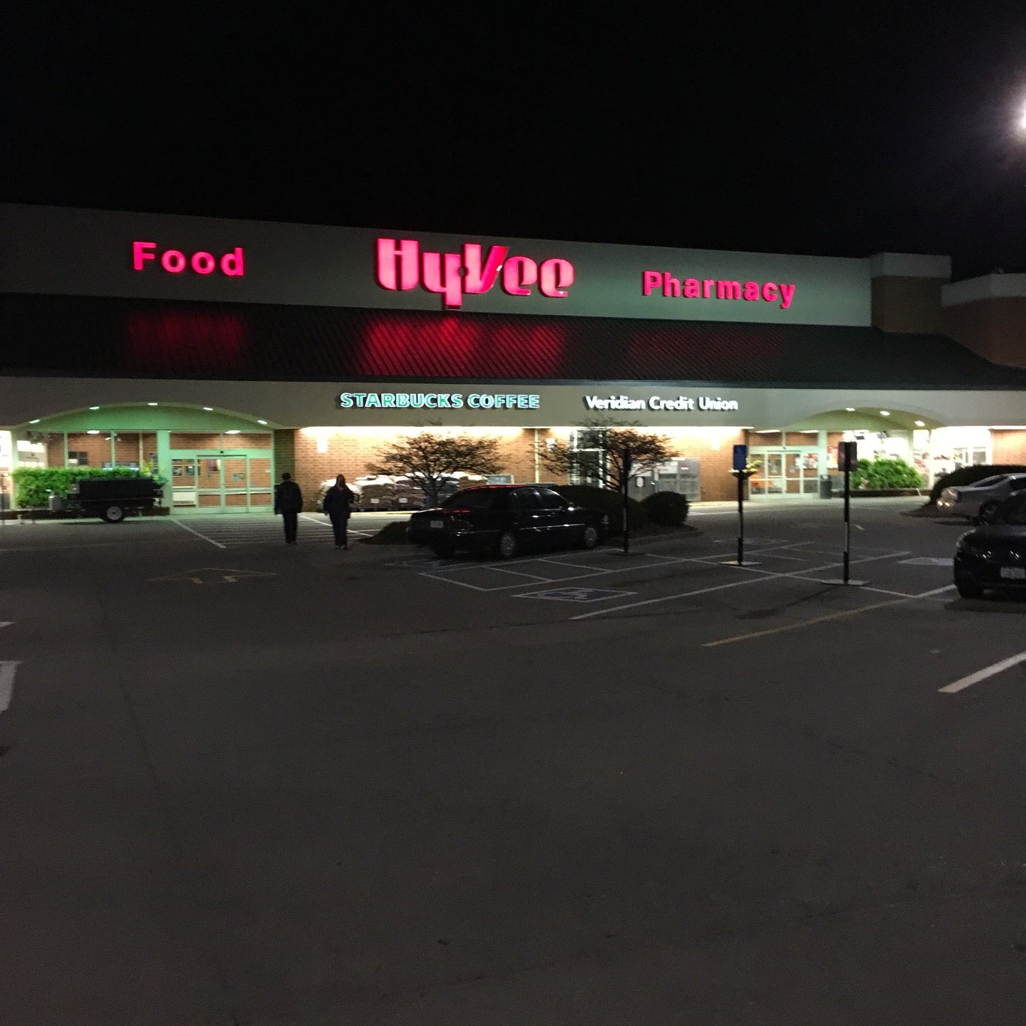 HyVee, 812 S 1st Ave, Iowa City, IA, Grocery Stores MapQuest