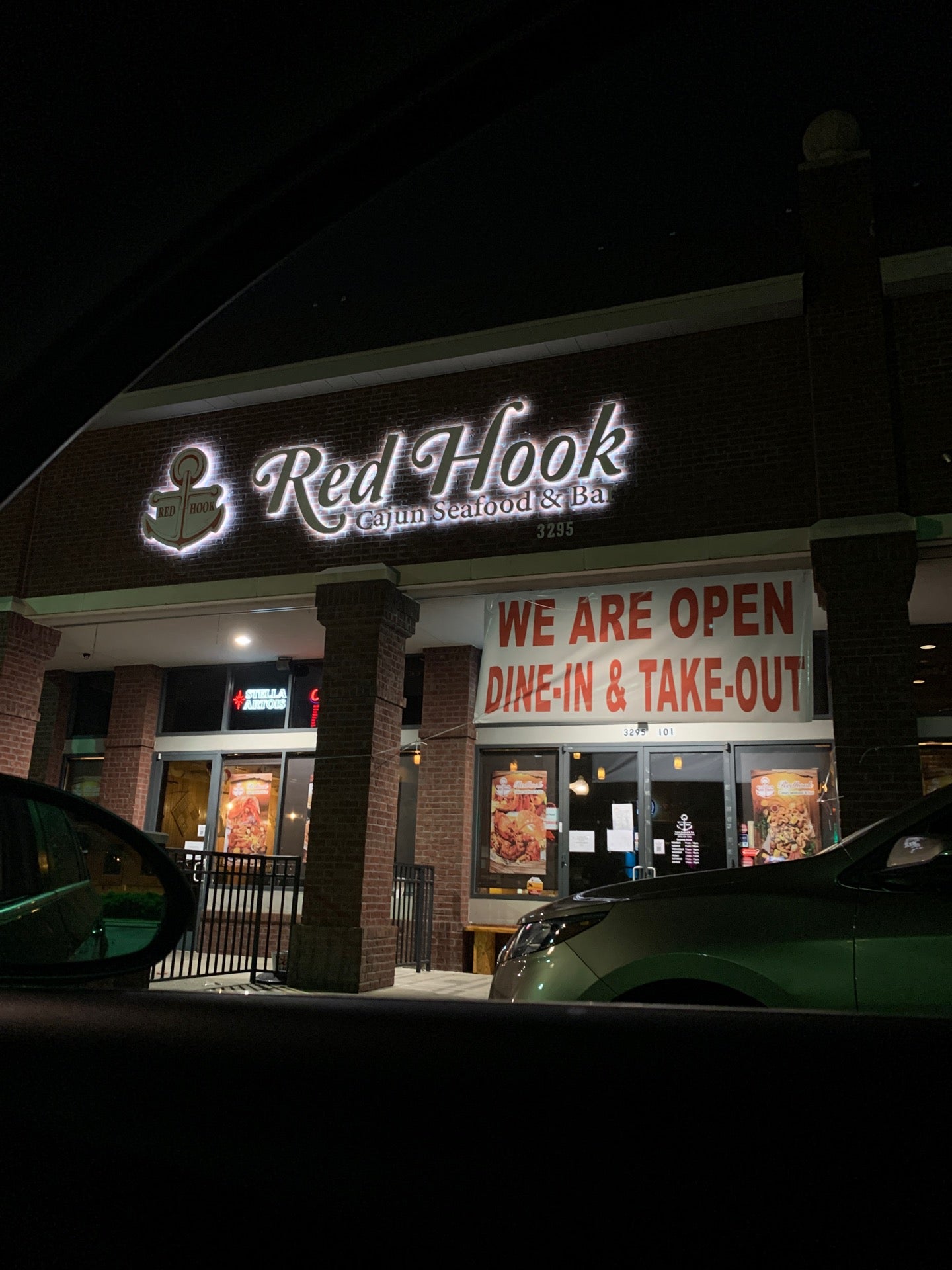 Red Hook Cajun Seafood & Bar, 3295 Poplar Ave, Memphis, TN, Eating