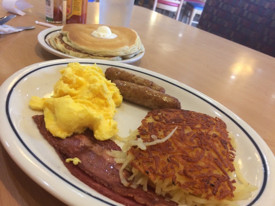 IHOP, 3511 Steelyard Dr, Cleveland, OH, Restaurant, family: chain