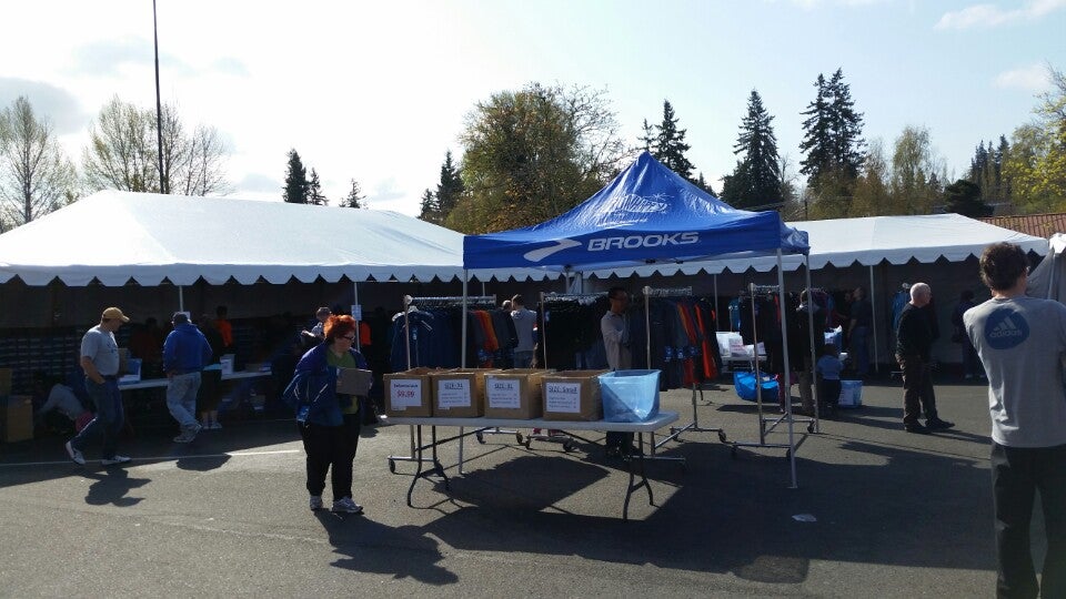 Brooks Outlet, 24110 Bothell Everett Hwy, Bothell, WA, Sporting Goods