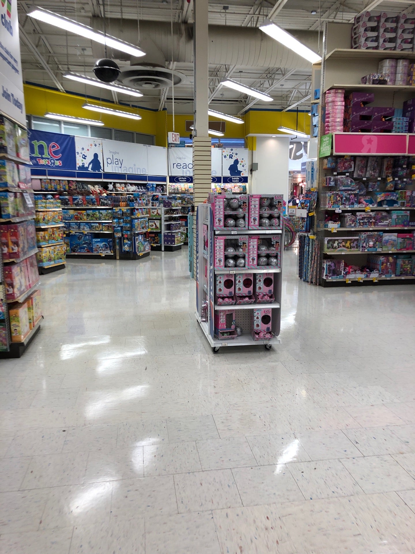 Toys r us store regent