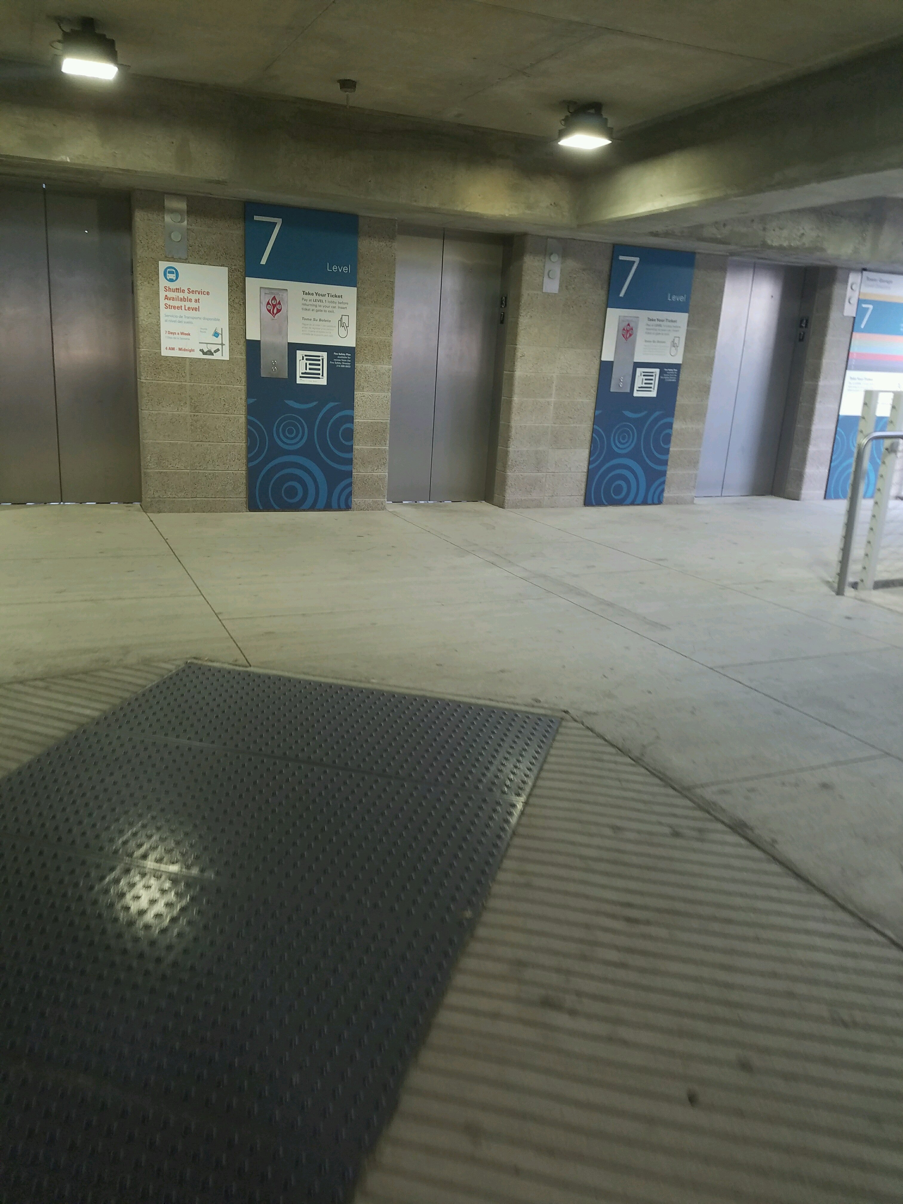 Dallas Love Field Valet-Parking Garage, 8008 Herb Kelleher Way, Dallas