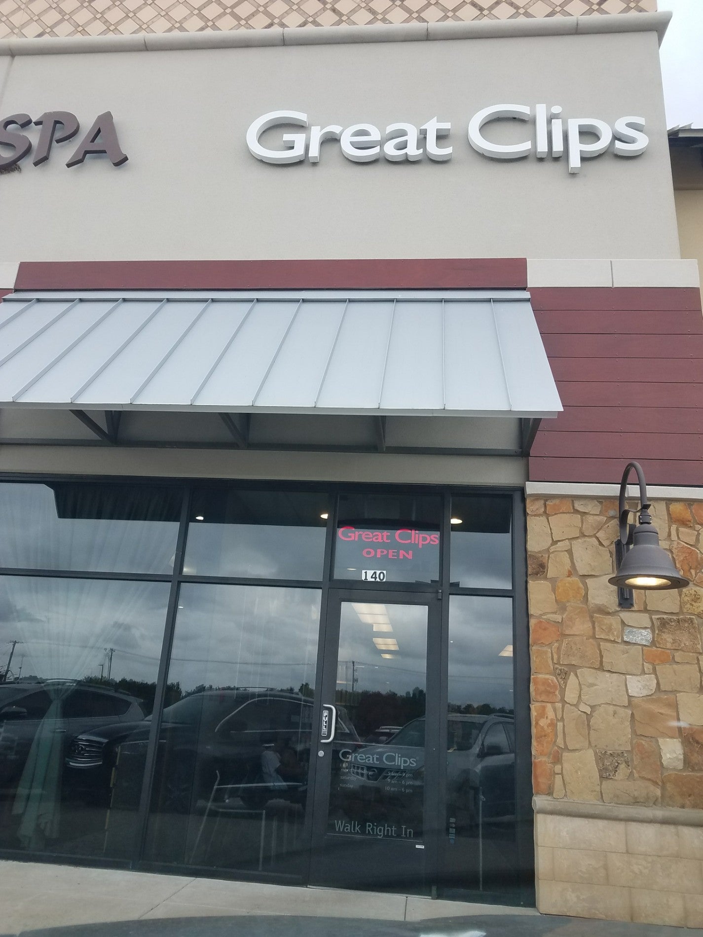 "Your Hair's Best Friend: Great Clips Flower Mound Guarantees Hair Happiness"