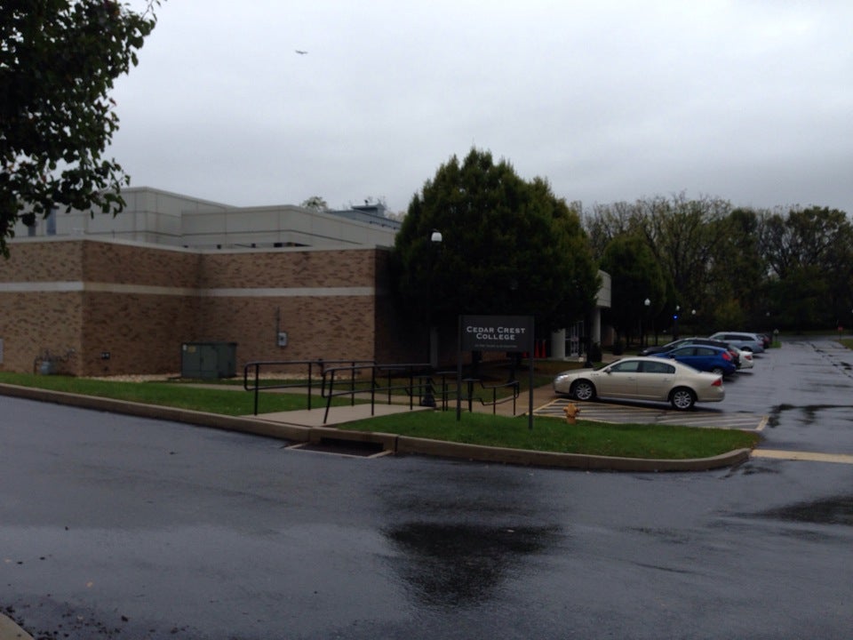 Rodale Aquatic Center, 100 College Dr, Allentown, PA, Sports