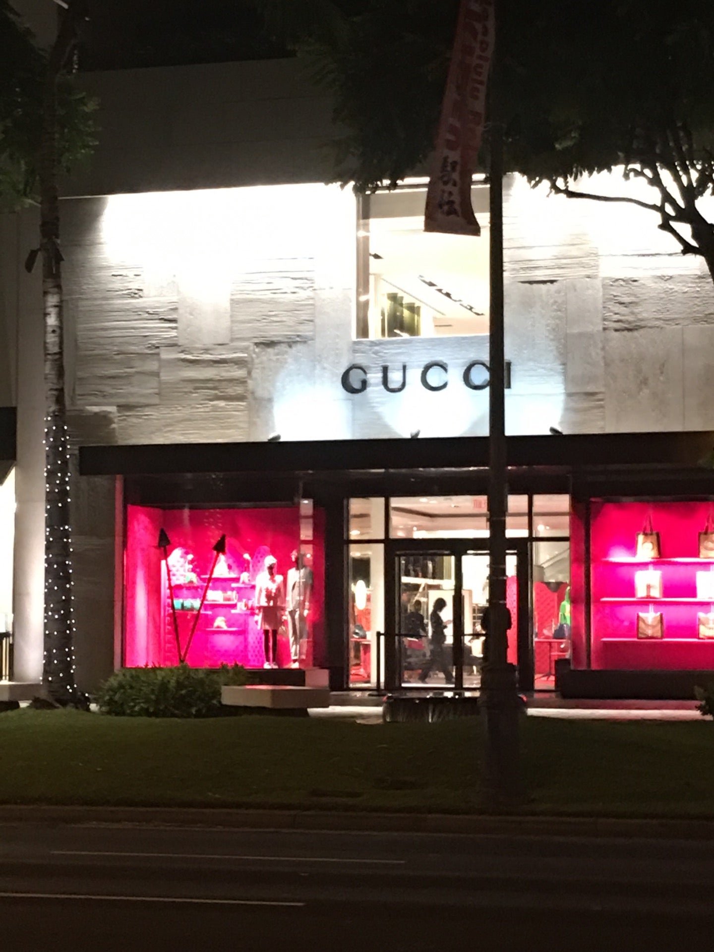 Gucci, 2118 Kalakaua Ave, Honolulu, HI, Clothing Retail - MapQuest