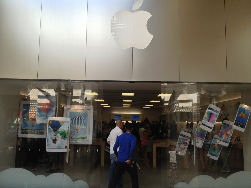 Manhattan Village - Apple Store - Apple