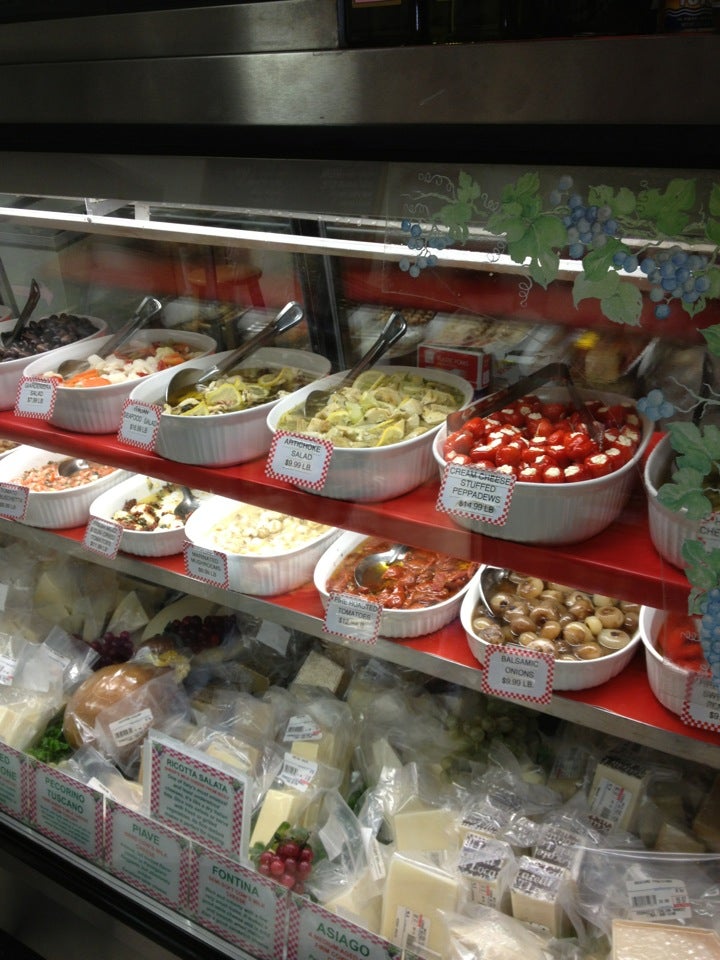 Ferruci's Italian Market, 20910 Torrence Chapel Rd, Suite D4, Cornelius