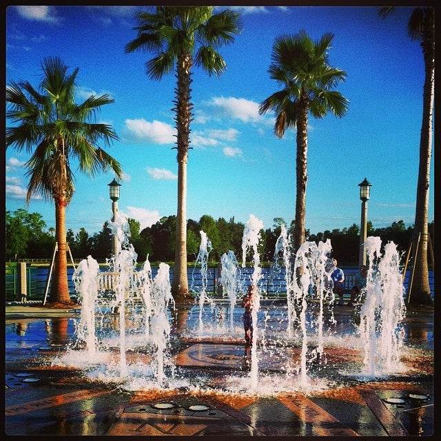 Downtown Celebration Fountain, Celebration, FL, Fountains Garden ...