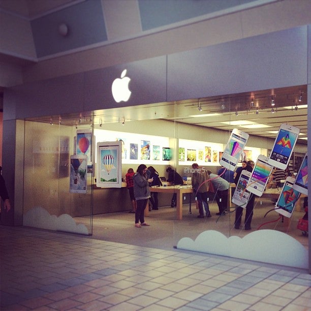 The Gardens Mall - Apple Store - Apple