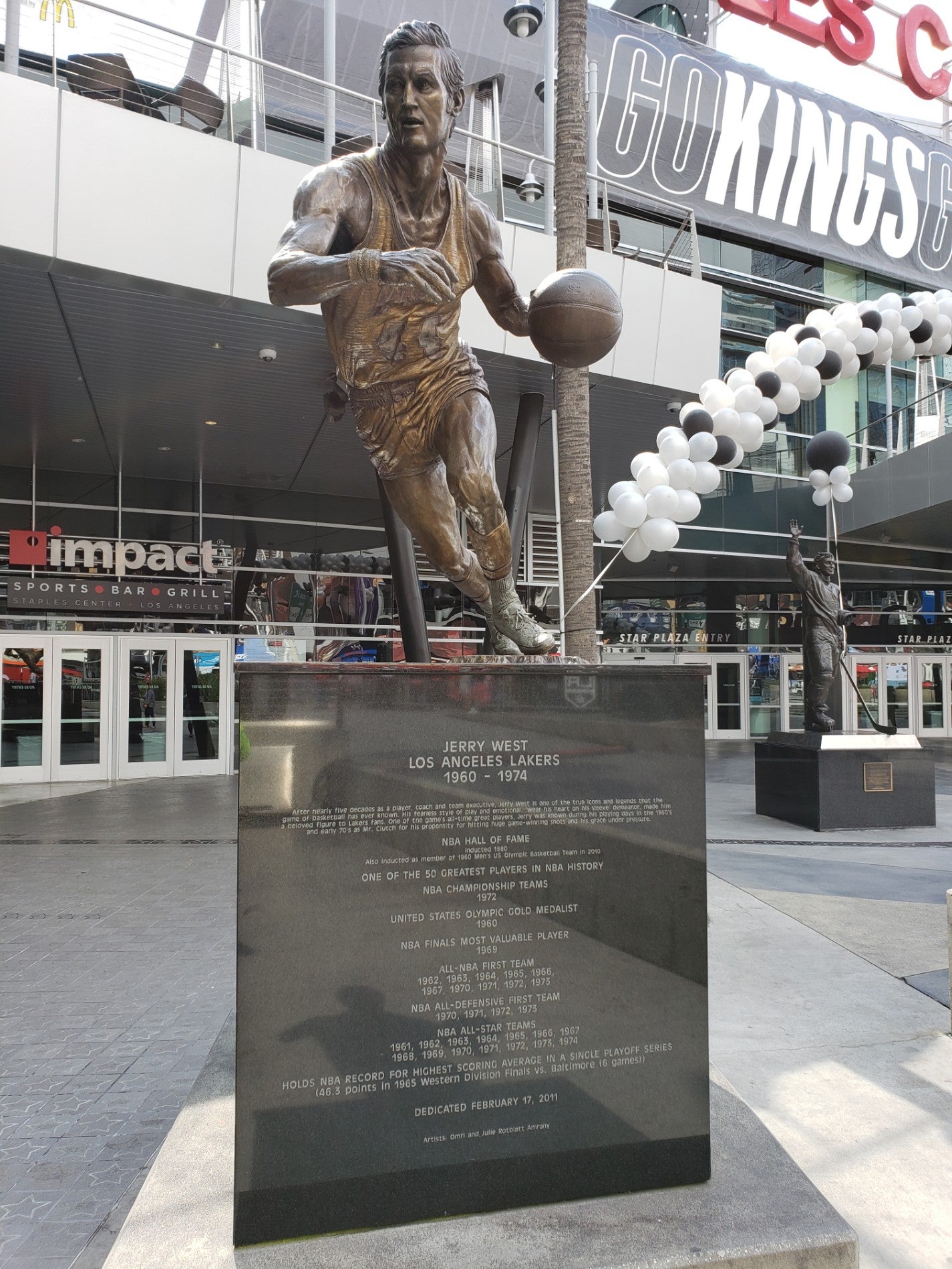 Luc Robitaille Statue, 1111 S Figueroa St, Los Angeles, CA, Art - MapQuest