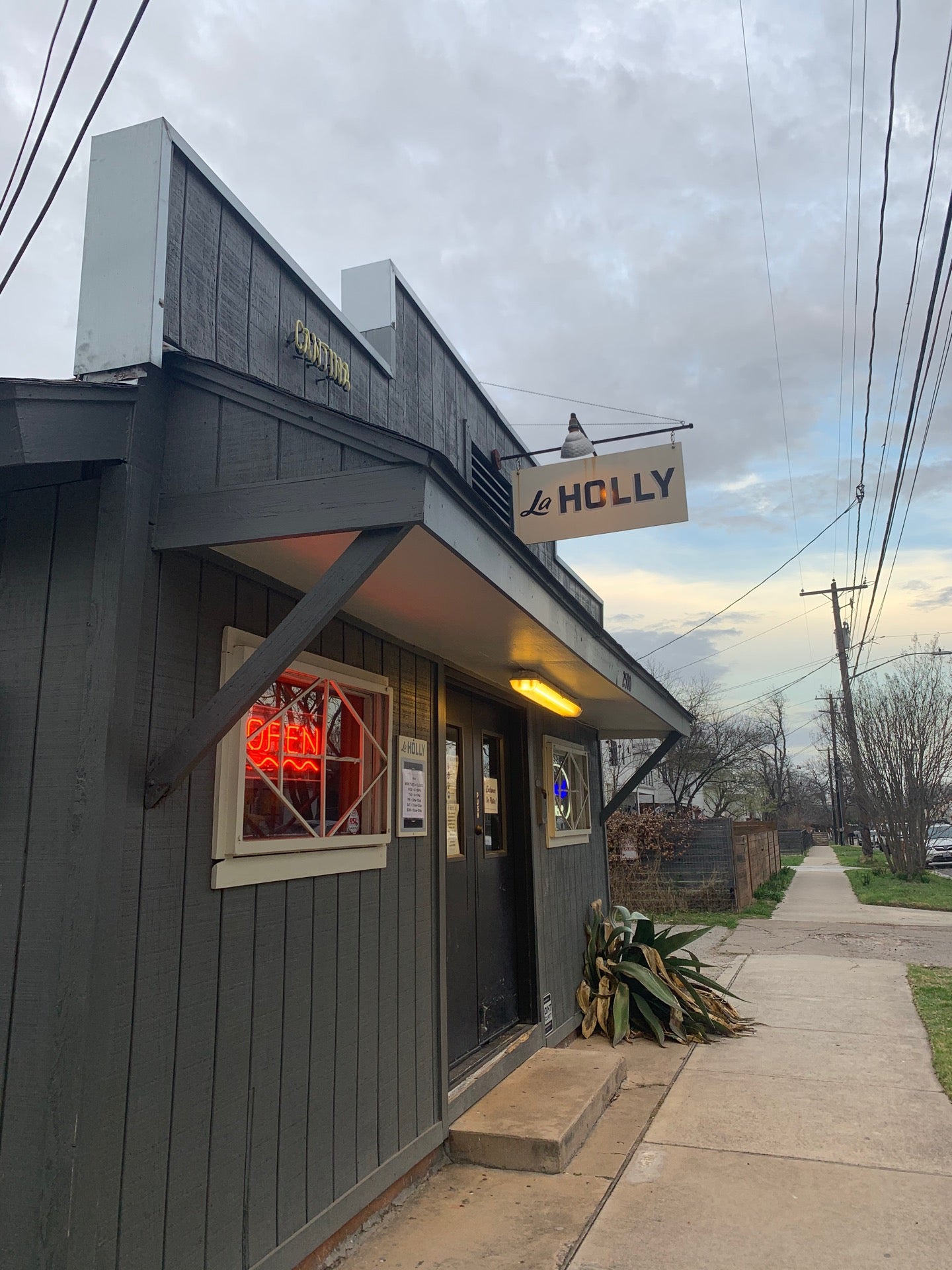 Cantina Holly, 2500 E 6th St, Austin, TX, Cocktail Lounges MapQuest