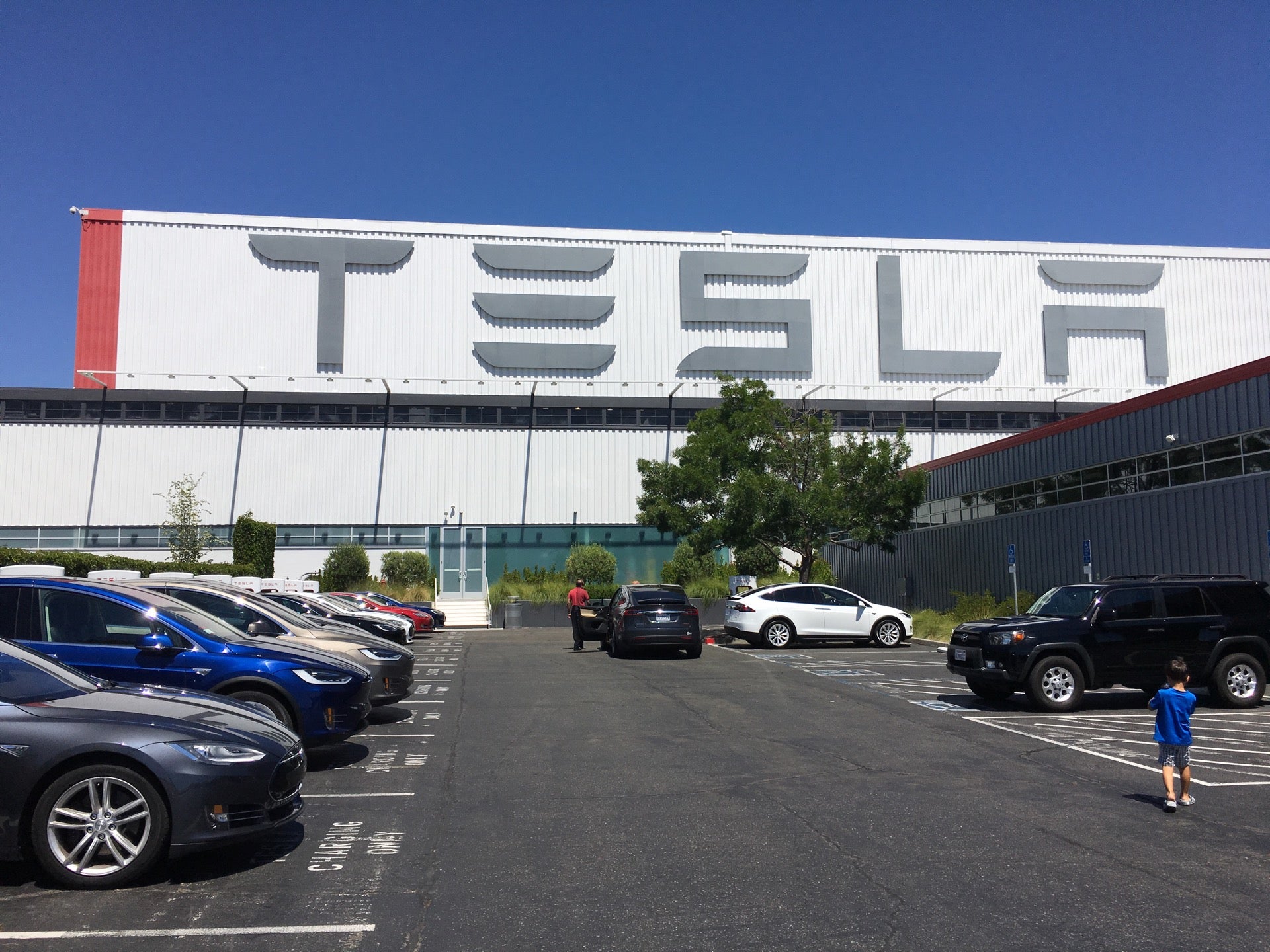 tesla-customer-delivery-center-45500-fremont-blvd-fremont-ca-auto