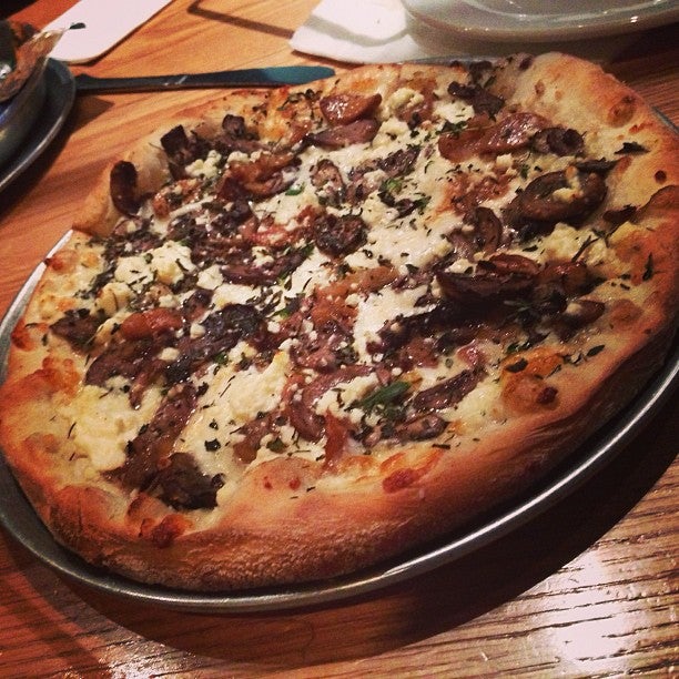 Pies & Pints, 222 Capitol St, Suite 200, Charleston, WV, Pizza