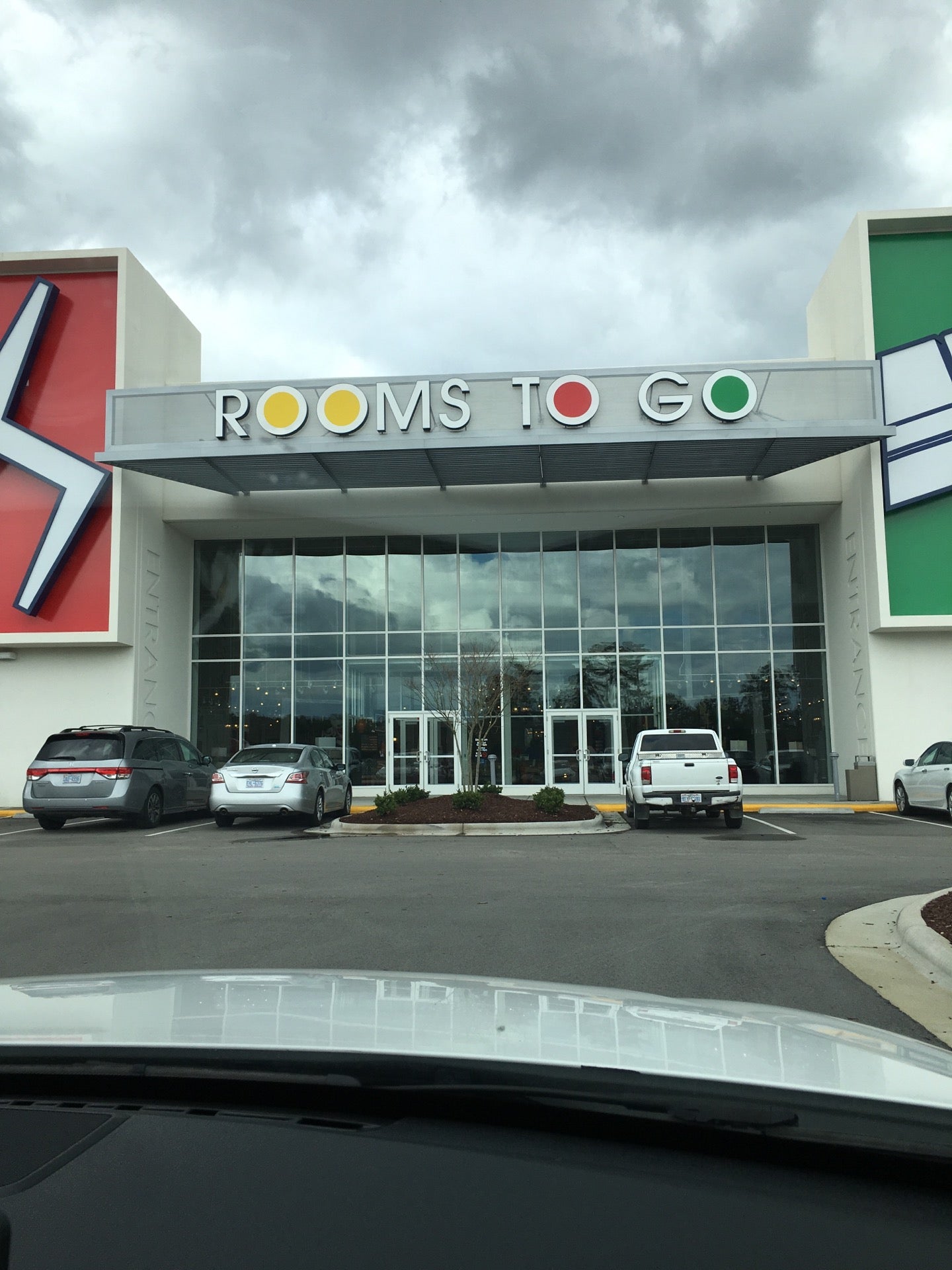 Rooms To Go Super Center to open Saturday in Dunn