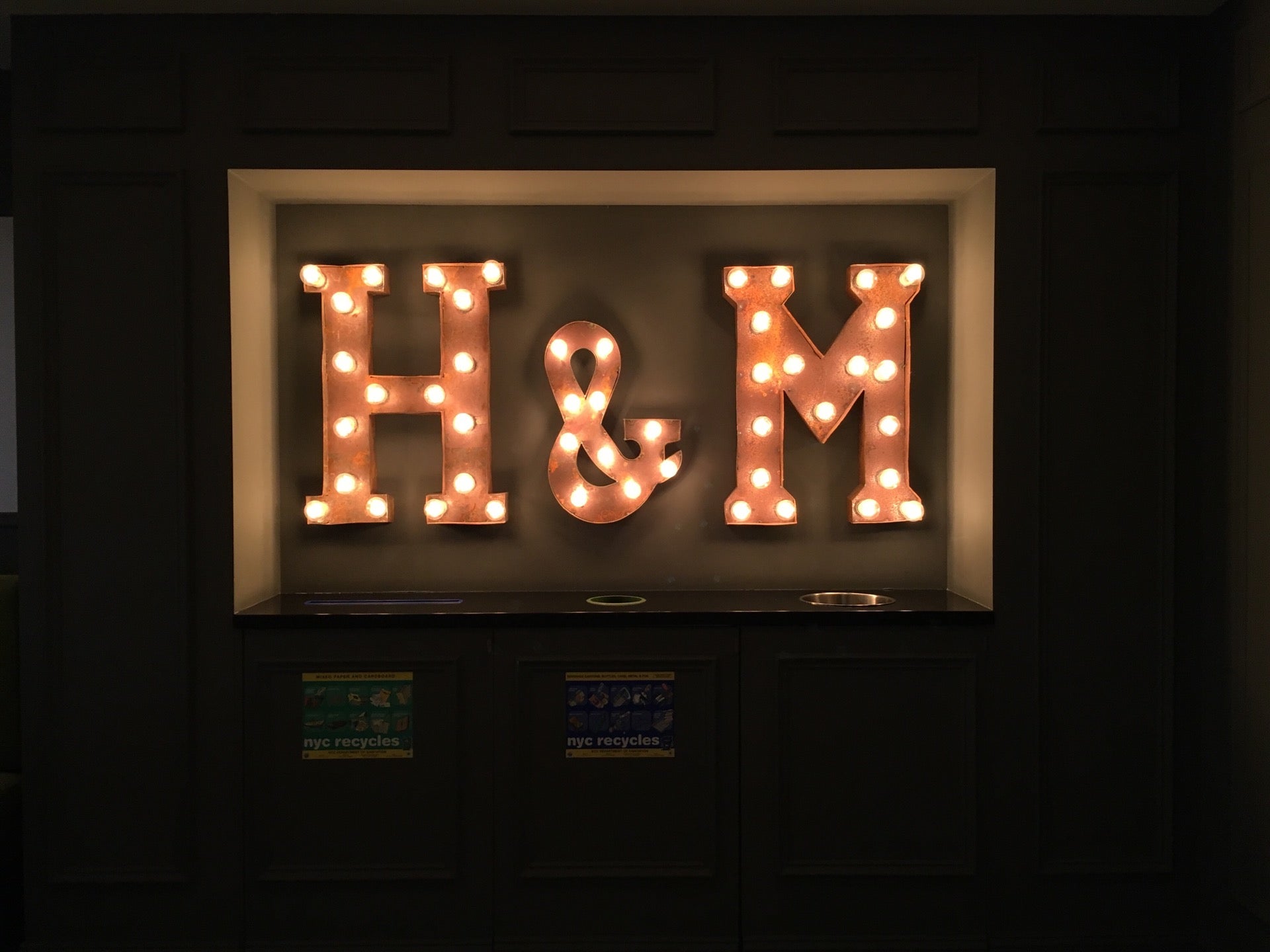 H&m hennes hotsell & mauritz lp