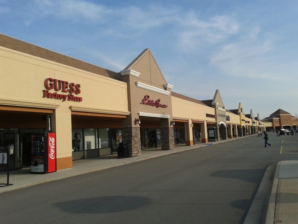 Birch Run Premium Outlets, 12240 South Beyer Rd, Birch Run, MI, Outlet  Center - MapQuest