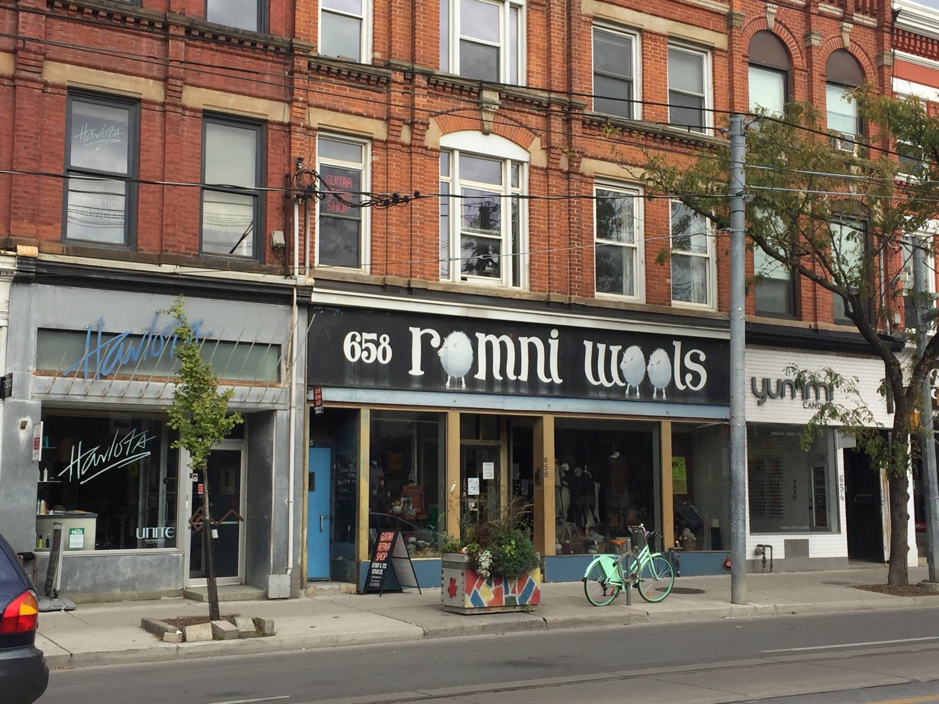 Romni Wools, 658 Queen St W, Toronto, ON - MapQuest