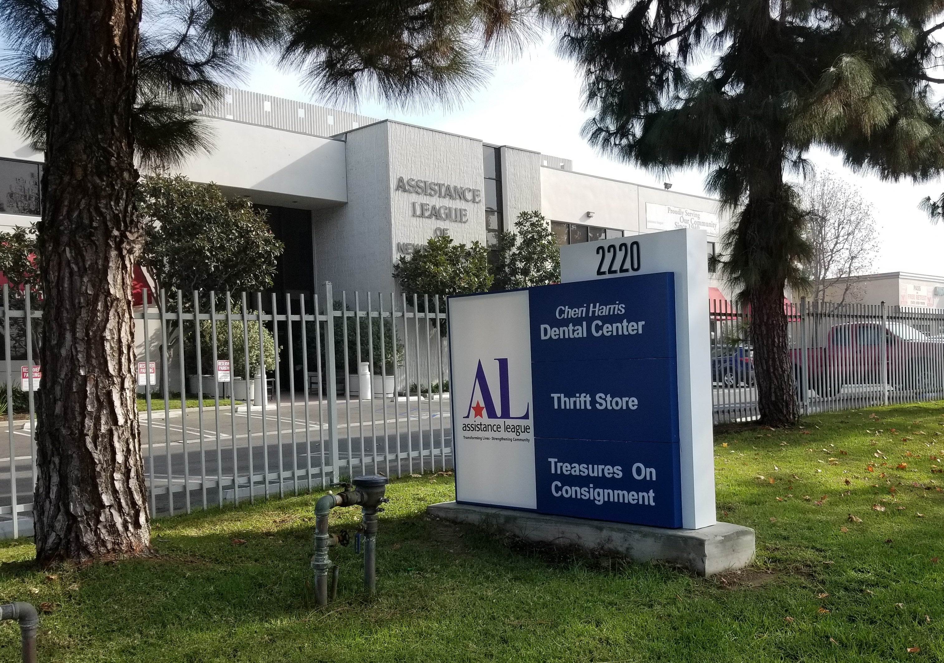 Assistance League of NewportMesa Treasures on Consignment, 2220