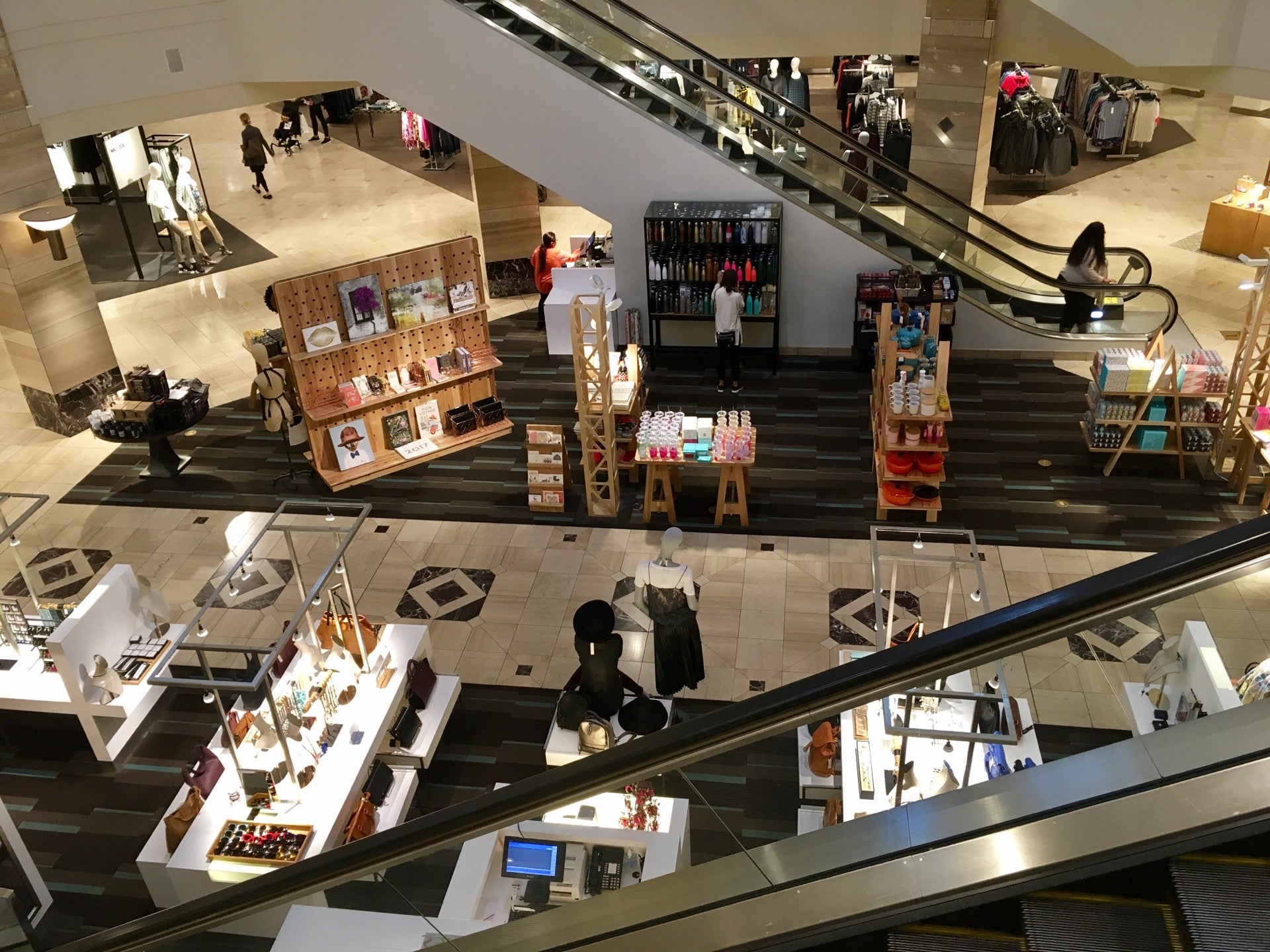 Neiman Marcus – Westfield Garden State Plaza